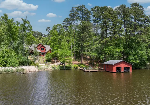 Photo 3 of Single family home for sale at 913 Private Road 6665, Mineola, TX 75773 | MLS# 21248277 | Listing updated on 2026-08-18