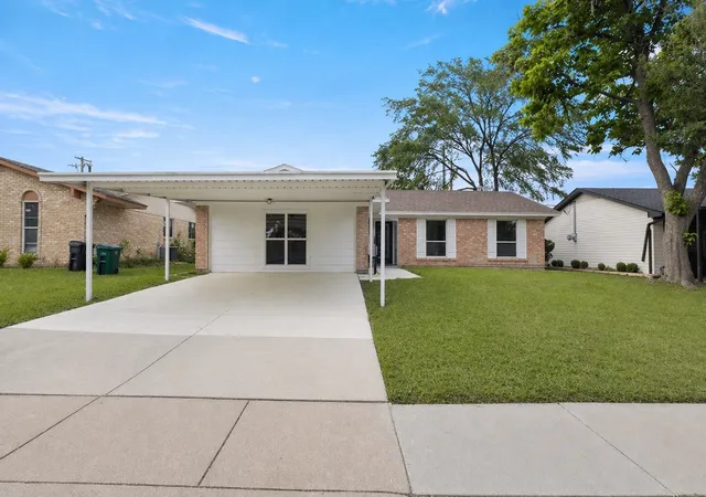 Photo 3 of Single family home for sale at 4019 Topaz Dr, Mesquite, TX 75150 | MLS# 21246446 | Listing updated on 2026-07-18