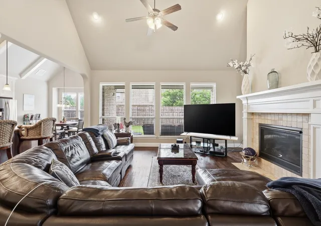 Photo 3 of Single family home for sale at 14620 Maroon Bells Ln, Frisco, TX 75035 | MLS# 21248151 | Listing updated on 2026-08-04