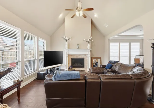 Photo 4 of Single family home for sale at 14620 Maroon Bells Ln, Frisco, TX 75035 | MLS# 21248151 | Listing updated on 2026-08-04