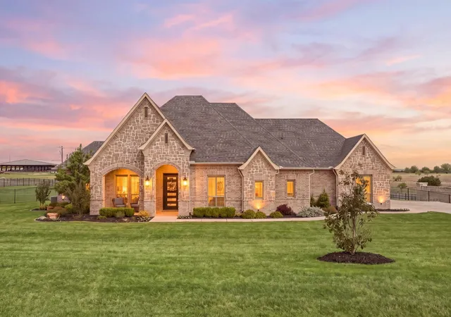 Homes for sale in Aledo, TX | 108 Bearclaw Cir, Aledo, TX 76008 | MLS# 21231708