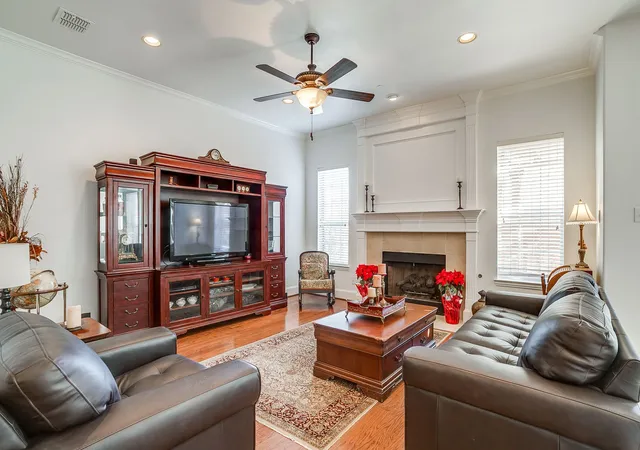2nd image of 8216 Dogwood Ln, Irving, TX 75063 | MLS# 21246452