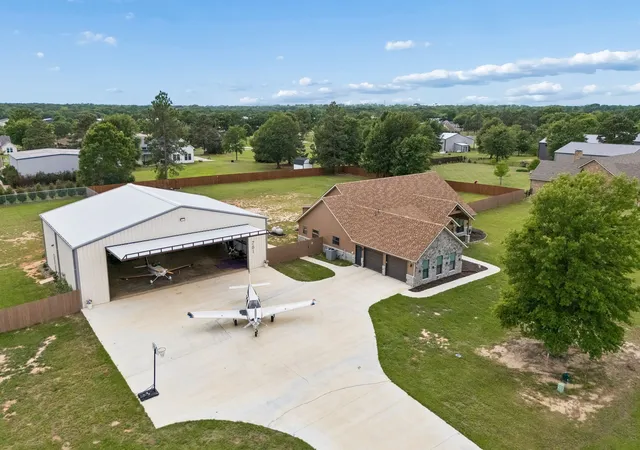 Photo 2 of Single family home for sale at 761 Private Road 7005, Edgewood, TX 75117 | MLS# 21247788 | Listing updated on 2026-08-04