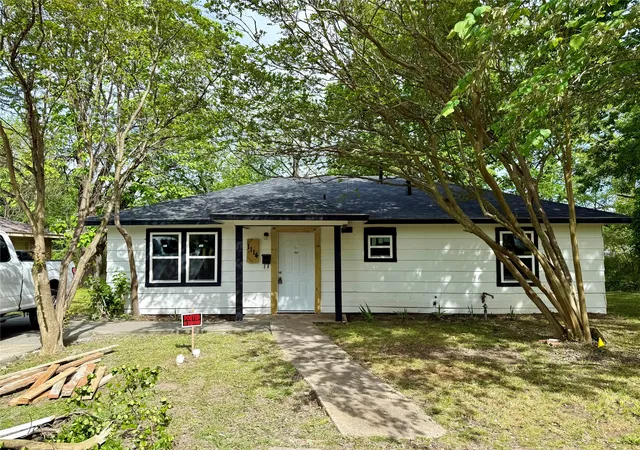 Homes for sale in Commerce, TX | 1114 Blackburn St, Commerce, TX 75428 | MLS# 21238949