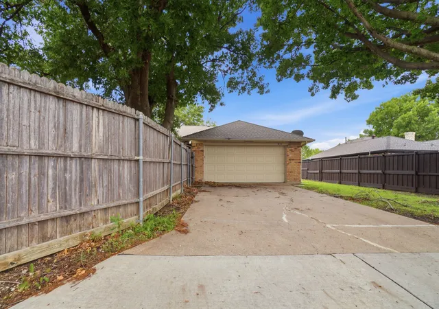 Photo 2 of Single family home for sale at 2607 Harbinger Ln, Dallas, TX 75287 | MLS# 21241571 | Listing updated on 2026-07-08