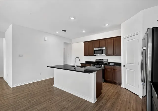 Photo 2 of Single family home for sale at 2331 Buffalo Bayou Wy, Crandall, TX 75114 | MLS# 21222812 | Listing updated on 2026-10-04