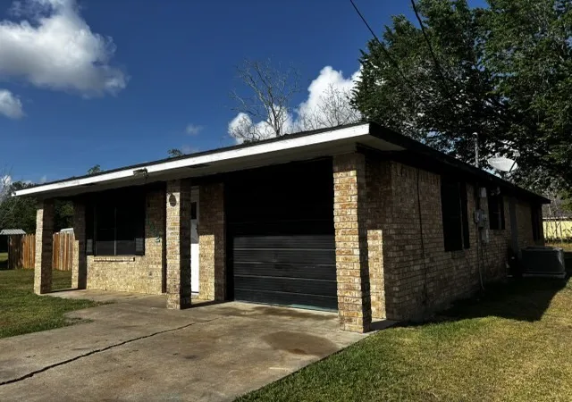 Photo 2 of Single family home for sale at 122 Rosa St, Edna, TX 77957 | MLS# 21248821 | Listing updated on 2026-08-26