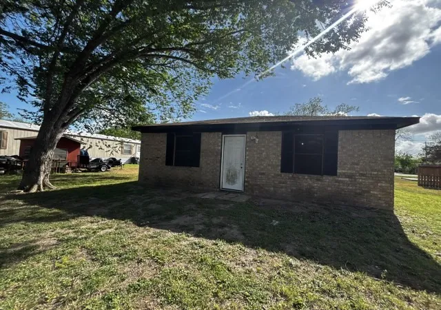 Photo 3 of Single family home for sale at 122 Rosa St, Edna, TX 77957 | MLS# 21248821 | Listing updated on 2026-08-26