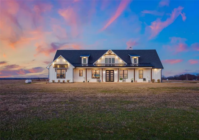 Homes for sale in Gainesville, TX | 2180 County Road 237, Gainesville, TX 76240 | MLS# 21245236
