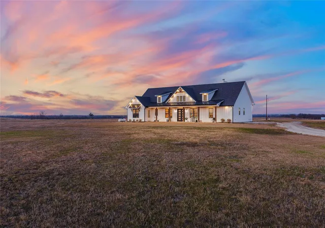 Homes for sale in Gainesville, TX | 2180 County Road 237, Gainesville, TX 76240 | MLS# 21245236