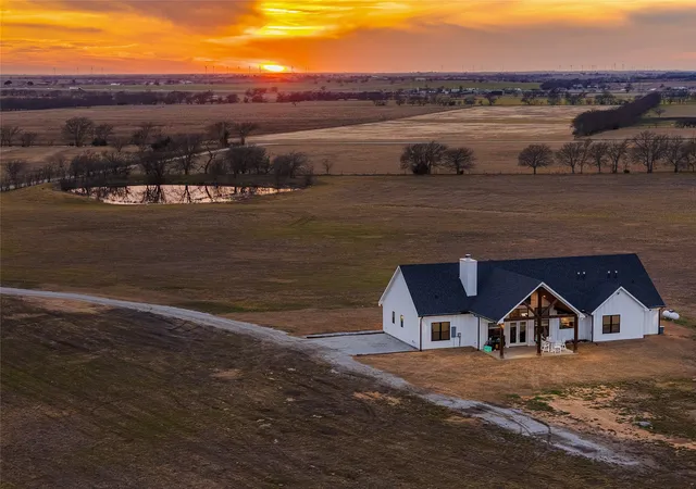 Homes for sale in Gainesville, TX | 2180 County Road 237, Gainesville, TX 76240 | MLS# 21245236