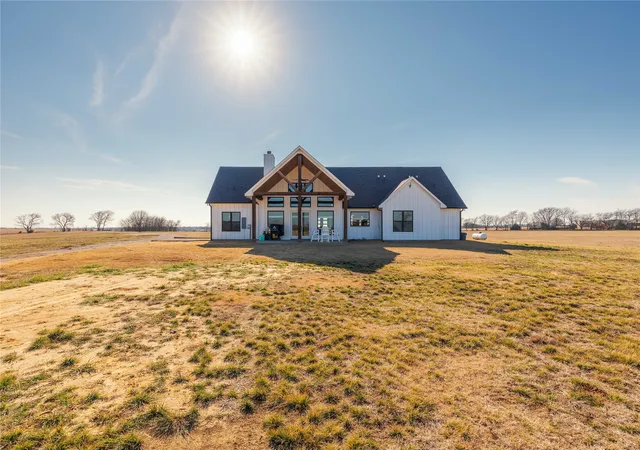 Homes for sale in Gainesville, TX | 2180 County Road 237, Gainesville, TX 76240 | MLS# 21245236