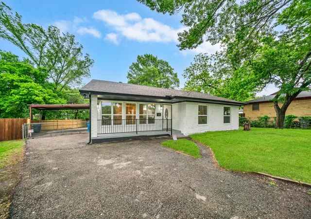 Photo 2 of Single family home for sale at 831 Glen Arbor Dr, Dallas, TX 75241 | MLS# 21246797 | Listing updated on 2026-08-22
