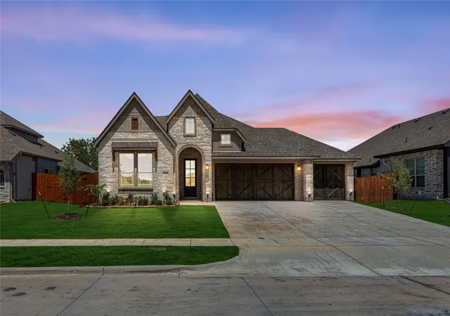 Photo 2 of Single family home for sale at 561 Red Maple Rd, Waxahachie, TX 75165 | MLS# 21248994 | Listing updated on 2026-10-07