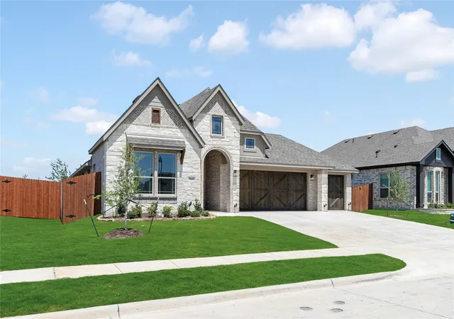 Photo 3 of Single family home for sale at 561 Red Maple Rd, Waxahachie, TX 75165 | MLS# 21248994 | Listing updated on 2026-10-07