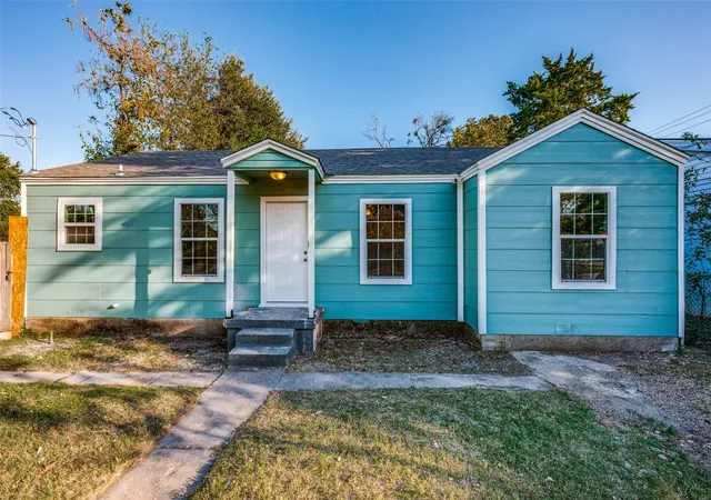 Photo 1 of Single family home for sale at 4206 Robert L Parish Sr Ave, Dallas, TX 75210 | MLS# 21245487 | Listing updated on 2026-07-10