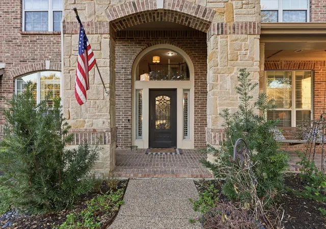 Photo 4 of Sale Pending at 2632 Lakebend Dr, Grand Prairie, TX 75054 | MLS# 21249012 | Listing updated on 2026-07-20