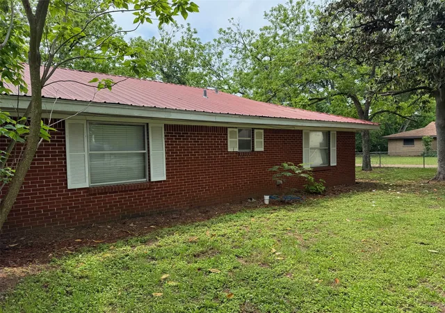 Homes for sale in Trinidad, TX | 621 French St, Trinidad, TX 75163 | MLS# 21247881