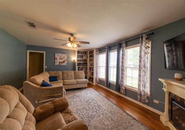 Homes for sale in Mount Pleasant, TX | 1211 Lamar Dr, Mount Pleasant, TX 75455 | MLS# 21248974