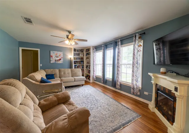 Homes for sale in Mount Pleasant, TX | 1211 Lamar Dr, Mount Pleasant, TX 75455 | MLS# 21248974