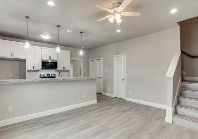 Photo 2 of Sale Pending at 1609 Daniel St, Fort Worth, TX 76104 | MLS# 21248330 | Listing updated on 2026-09-25
