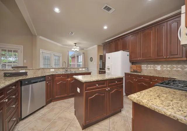 Photo 4 of Single family home for sale at 4730 Bayberry St, Flower Mound, TX 75028 | MLS# 21240312 | Listing updated on 2026-08-18