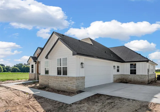 Photo 2 of Single family home for sale at 173 Willow Branch Rd, Mc Gregor, TX 76657 | MLS# 21247384 | Listing updated on 2026-08-28