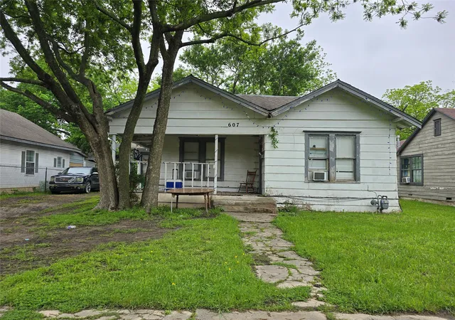 Homes for sale in Gainesville, TX | 607 Moran St, Gainesville, TX 76240 | MLS# 21249216