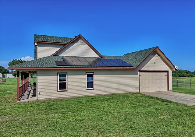 Homes for sale in Bowie, TX | 433 Fruitland Rd, Bowie, TX 76230 | MLS# 21249071