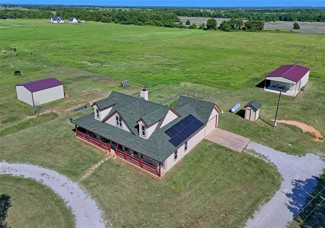 Homes for sale in Bowie, TX | 433 Fruitland Rd, Bowie, TX 76230 | MLS# 21249071