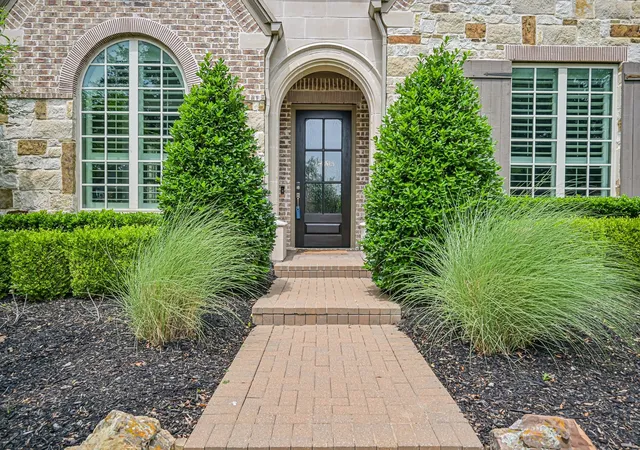 Photo 3 of Mansion for sale at 961 Cliff Creek Dr, Prosper, TX 75078 | MLS# 21249212 | Listing updated on 2026-09-19