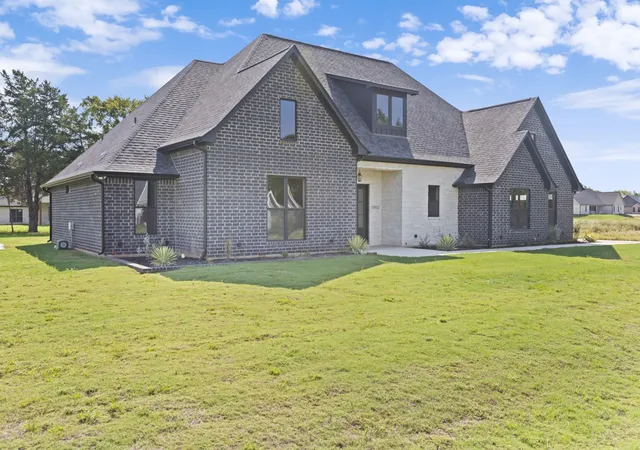Photo 4 of Single family home for sale at 13932 Cedar Vista Ln, Tyler, TX 75704 | MLS# 21248963 | Listing updated on 2026-10-04