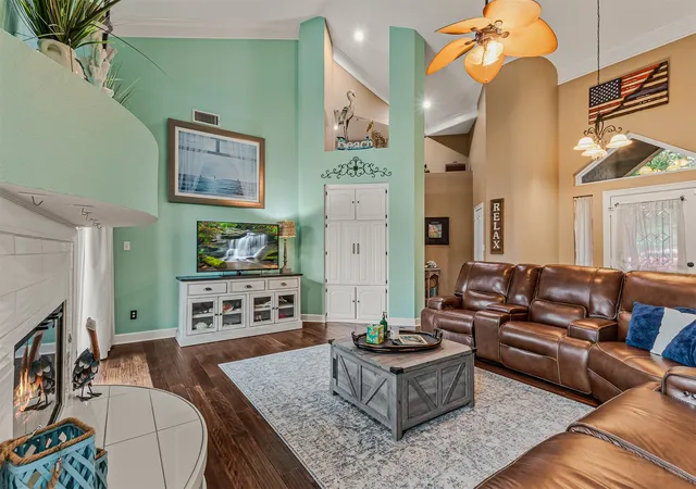Photo 3 of Single family home for sale at 2954 Oak Dr, Rockwall, TX 75032 | MLS# 21232077 | Listing updated on 2026-07-11