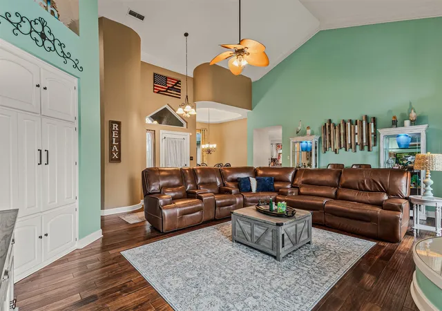 Photo 4 of Single family home for sale at 2954 Oak Dr, Rockwall, TX 75032 | MLS# 21232077 | Listing updated on 2026-07-11