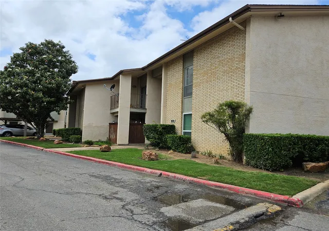 Photo 2 of Sale Pending at 12816 Midway Rd #1067, Dallas, TX 75244 | MLS# 21248071 | Listing updated on 2026-08-28