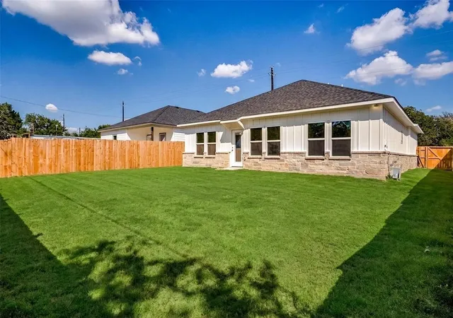 Homes for sale in Granbury, TX | 5912 Tin Top Hwy, Granbury, TX 76048 | MLS# 21249288