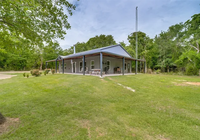 Homes for sale in Grandview, TX | 5115 County Road 423, Grandview, TX 76050 | MLS# 21249373