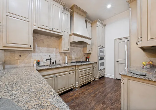 Homes for sale in Colleyville, TX | 96 Casa Ln #210, Colleyville, TX 76034 | MLS# 21243312
