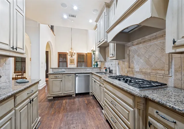 Homes for sale in Colleyville, TX | 96 Casa Ln #210, Colleyville, TX 76034 | MLS# 21243312