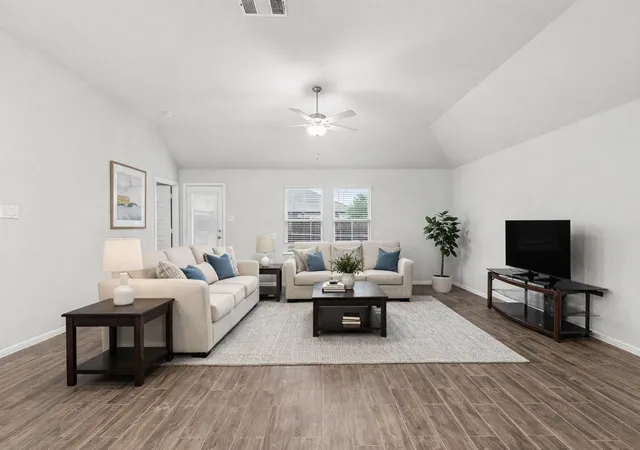 Photo 3 of Single family home for sale at 157 Greenback Trl, Fort Worth, TX 76131 | MLS# 21244073 | Listing updated on 2026-07-27