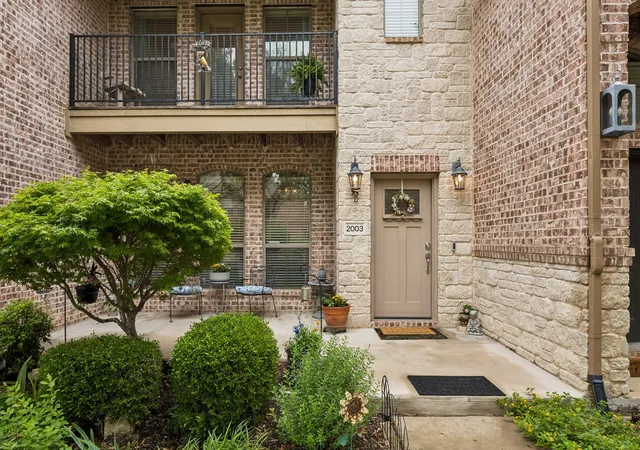 Photo 3 of Townhouse for sale at 2003 Downing St, Allen, TX 75013 | MLS# 21249203 | Listing updated on 2026-09-21