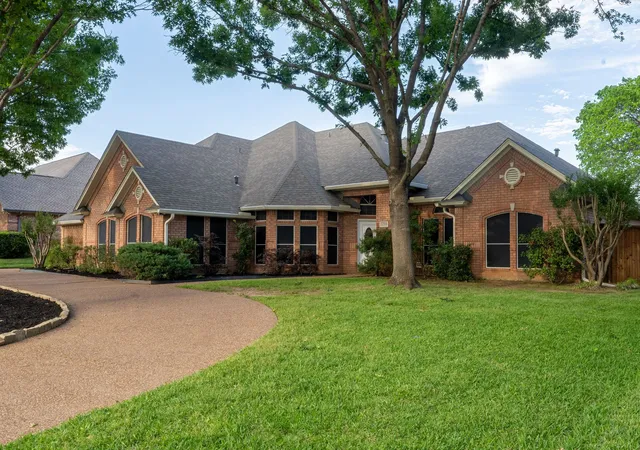 Homes for sale in Colleyville, TX | 5709 Hidden Oaks Dr, Colleyville, TX 76034 | MLS# 21249476