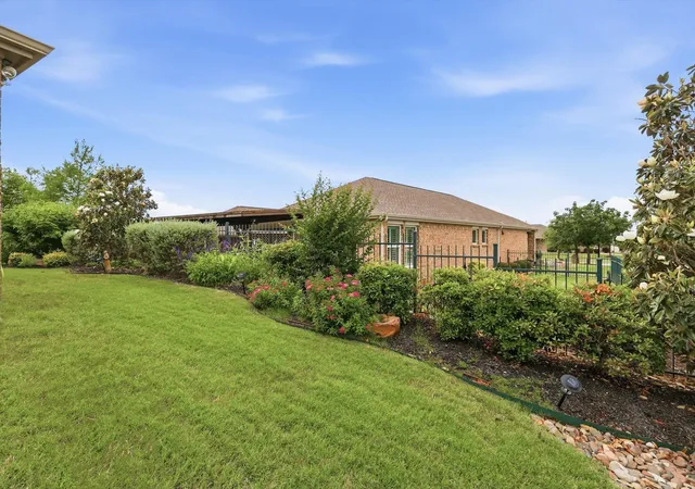 Homes for sale in Frisco, TX | 2112 Beachfront Dr, Frisco, TX 75036 | MLS# 21237055