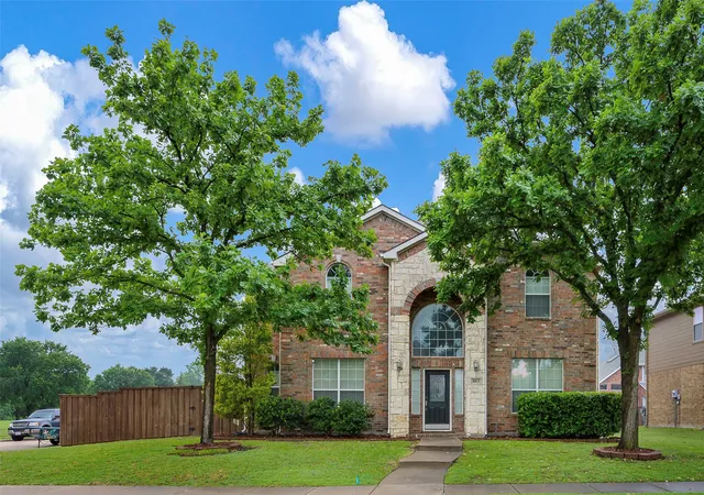Photo 1 of Sale Pending at 803 Cascades Dr, Allen, TX 75002 | MLS# 21249358 | Listing updated on 2026-09-26