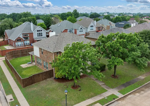 Photo 2 of Sale Pending at 803 Cascades Dr, Allen, TX 75002 | MLS# 21249358 | Listing updated on 2026-09-26
