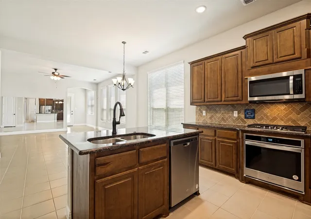 Photo 2 of Single family home for sale at 1812 Graham Wy, Mansfield, TX 76063 | MLS# 21195213 | Listing updated on 2026-09-23