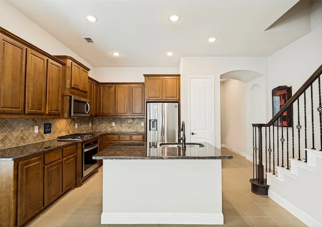 Photo 3 of Single family home for sale at 1812 Graham Wy, Mansfield, TX 76063 | MLS# 21195213 | Listing updated on 2026-09-23