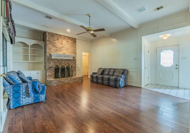 Homes for sale in Woodway, TX | 9900 Oak Ridge Cir, Woodway, TX 76712 | MLS# 21248259