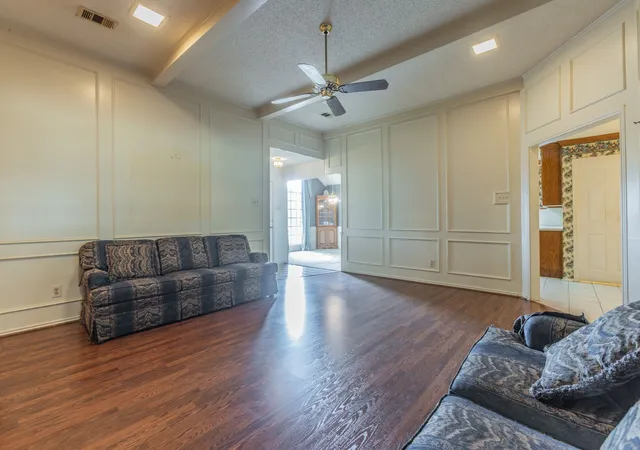 Homes for sale in Woodway, TX | 9900 Oak Ridge Cir, Woodway, TX 76712 | MLS# 21248259