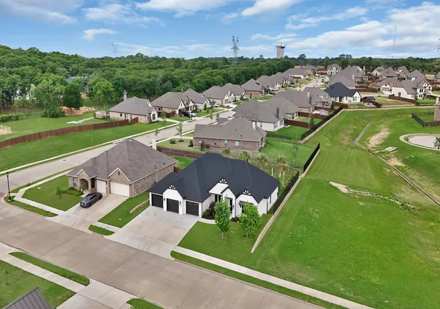 Homes for sale in Burleson, TX | 2548 Bunker Hill Dr, Burleson, TX 76028 | MLS# 21244245